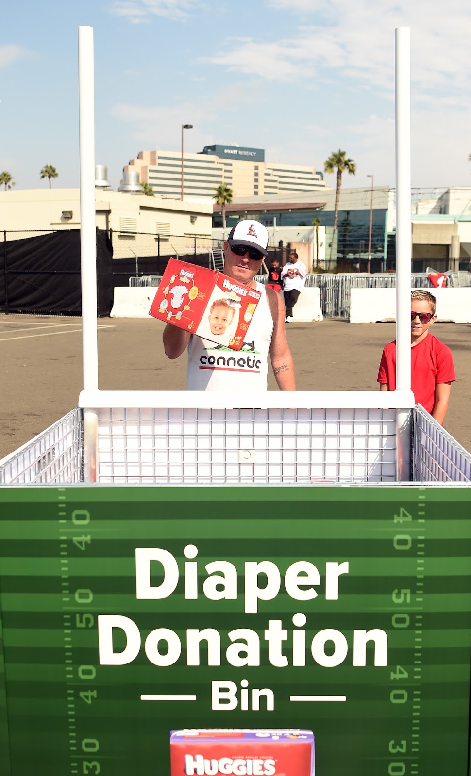Huddle Up with Huggies and San Francisco 49ers!