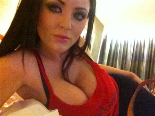 Sophie Dees Tolle Titten Werden Gequetscht Sophie Dees Tolle Titten Werden Gequetscht