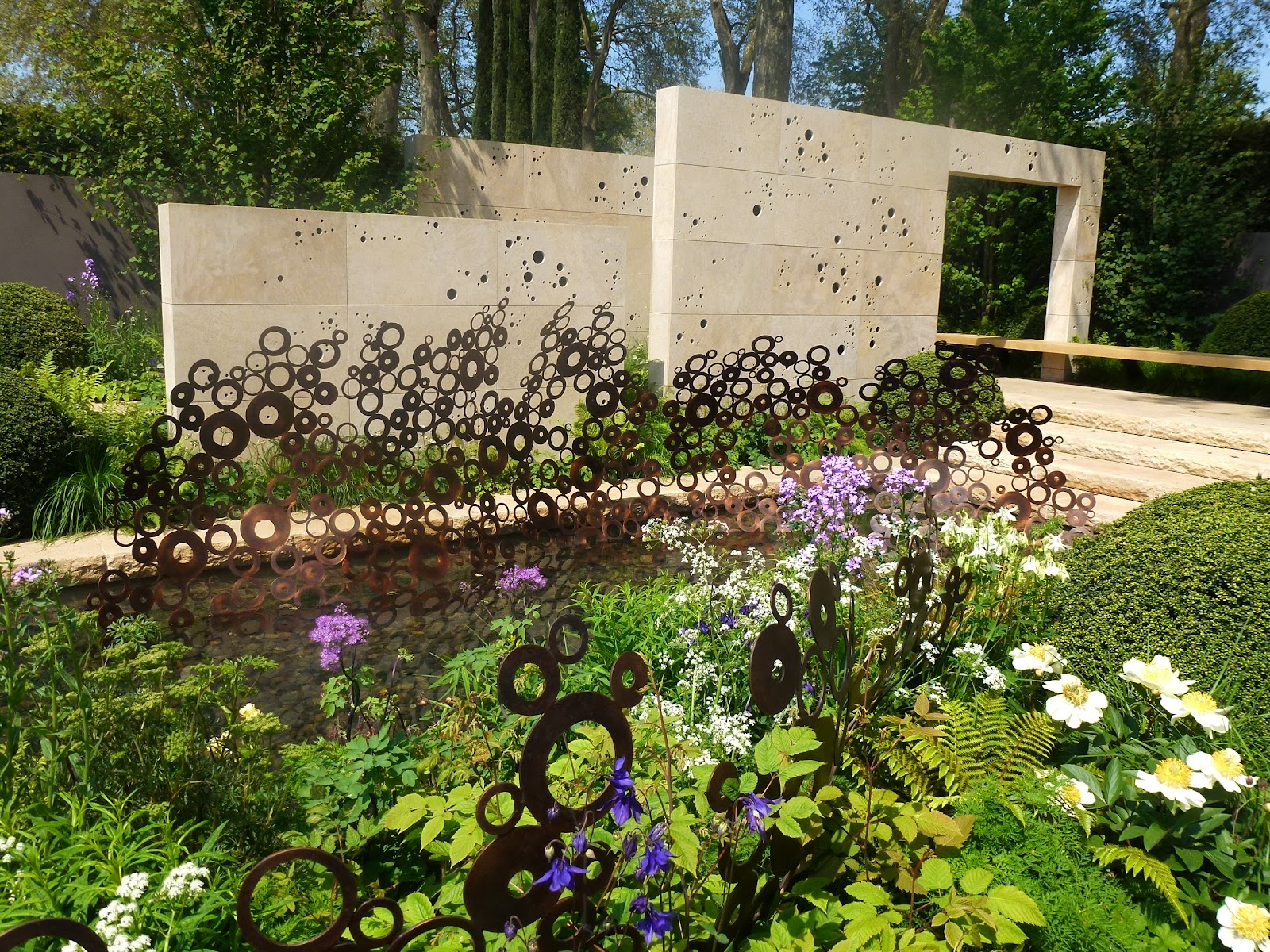 Iced Vo Vo's The M&G Garden Inspired by The Arts and Crafts Movement