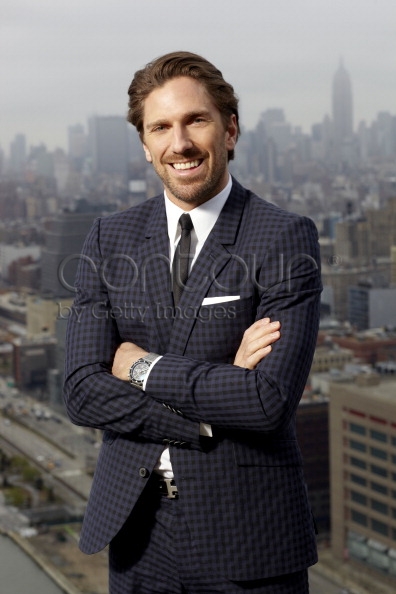 142810052-hockey-player-henrik-lundqvist-poses-for-gettyimages.jpg