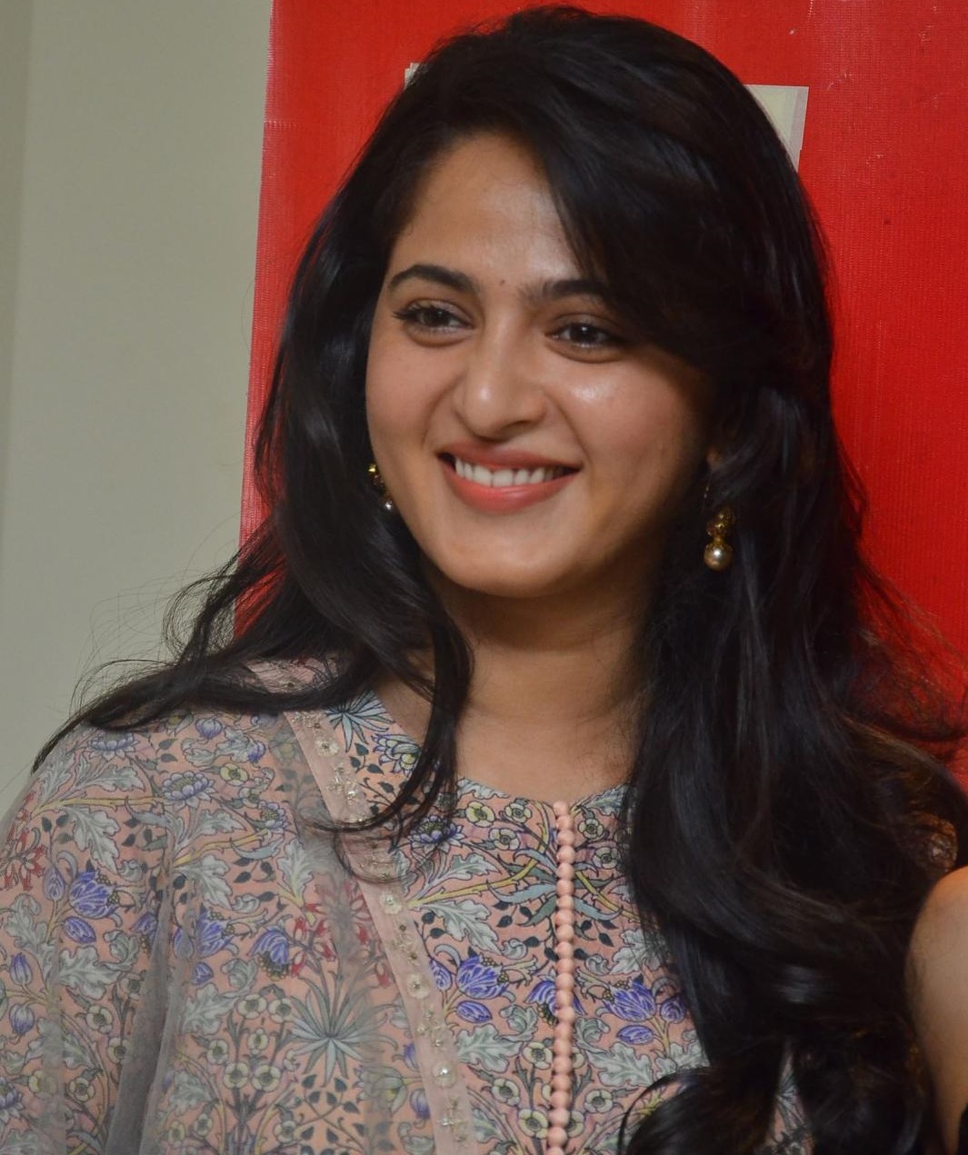 Glamorous Anushka Shetty Smiling Stills
