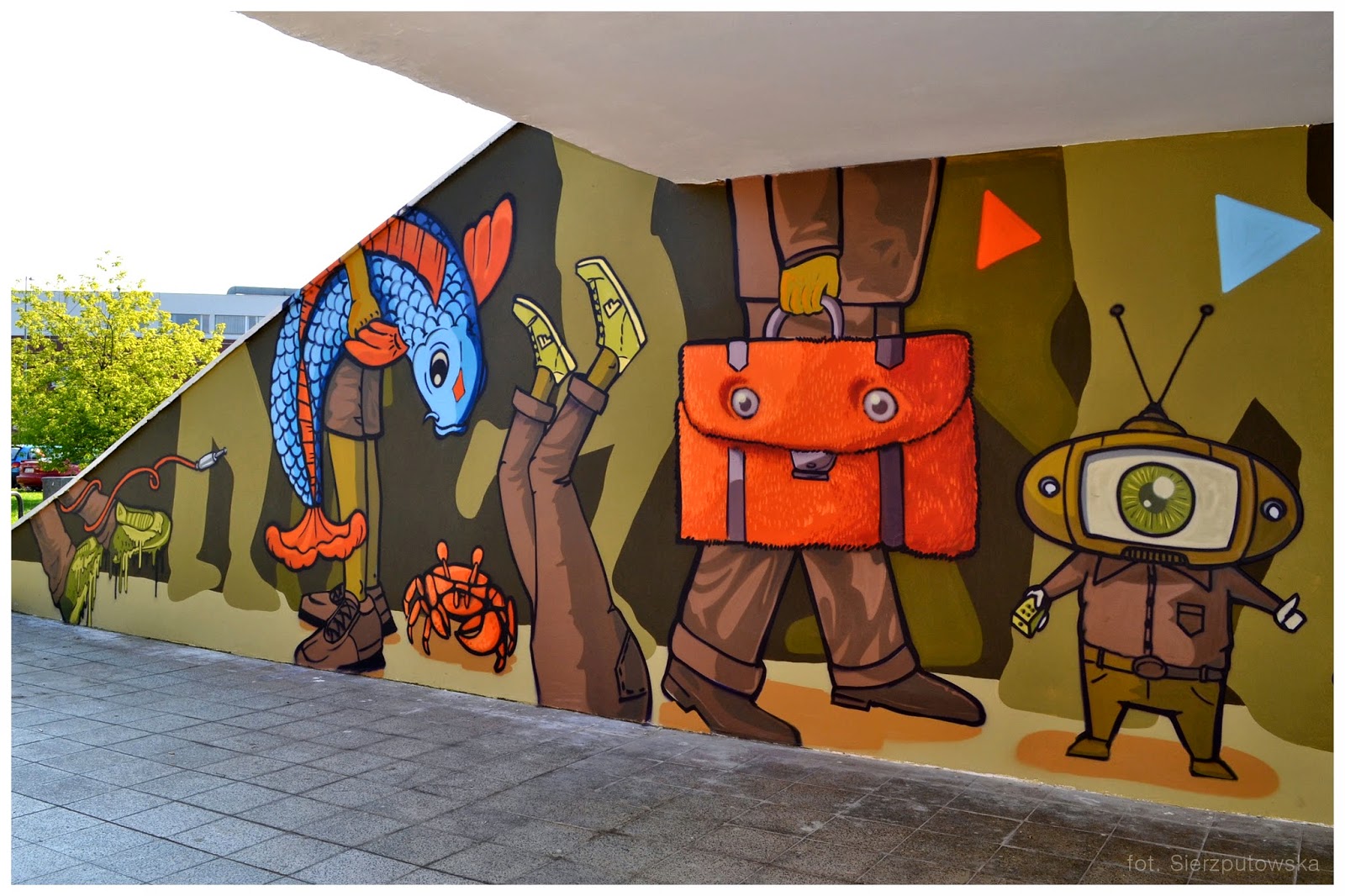 Wiur i Foxy - murale w Gdyni Orłowie
