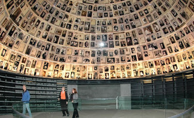 Este sitio monumento oficial a los millones de judíos perdidos en el Holocausto es una visita obligada, simplemente porque ofrece una visión increíble en el alma de Israel.
