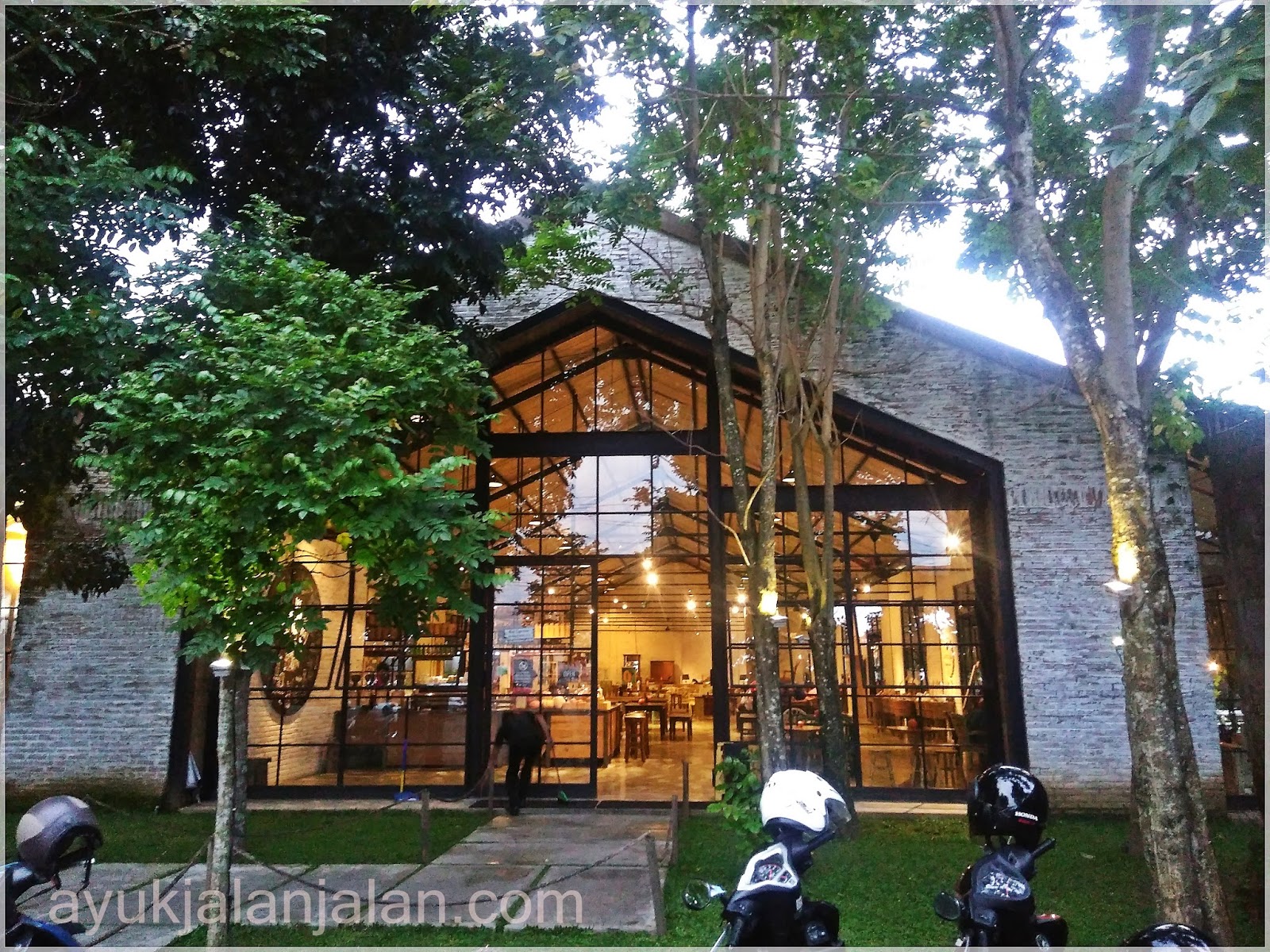 Desain Cafe Tampak Depan | Model Rumah