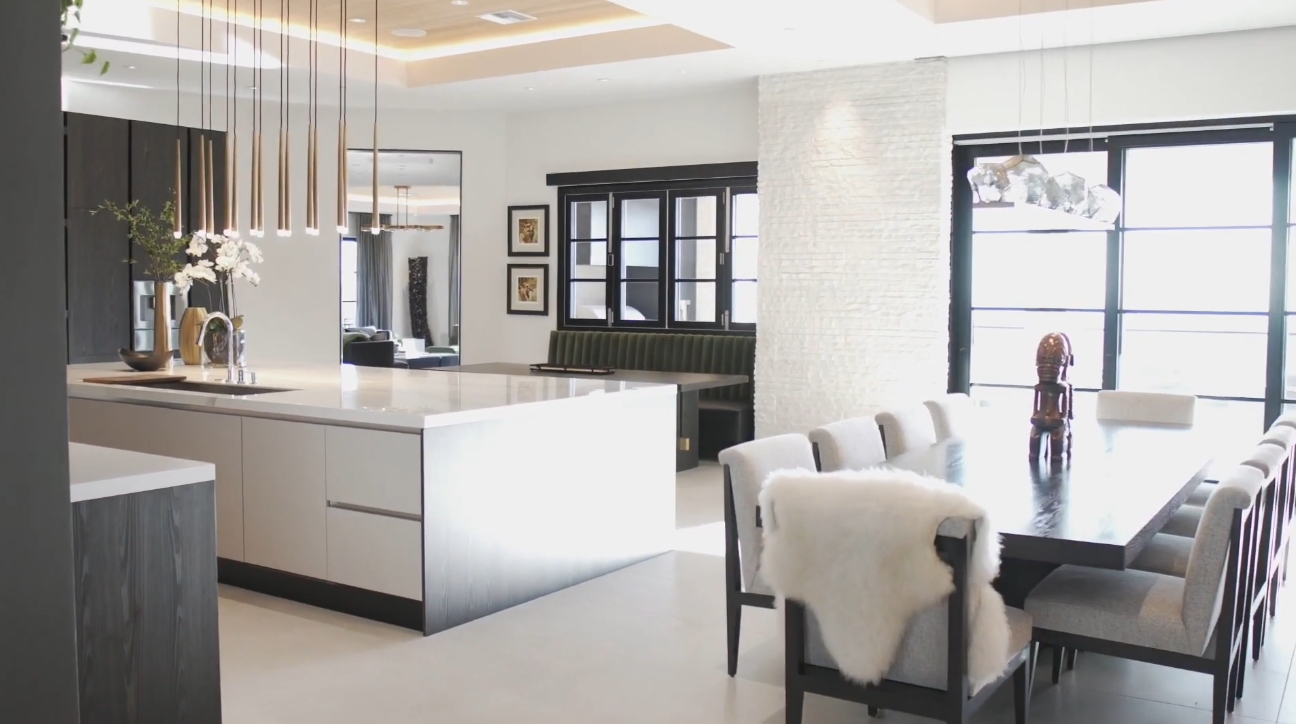 29 Photos vs. 20724 N. 112th St, Scottsdale Luxury Mansion Interior Design Tour
