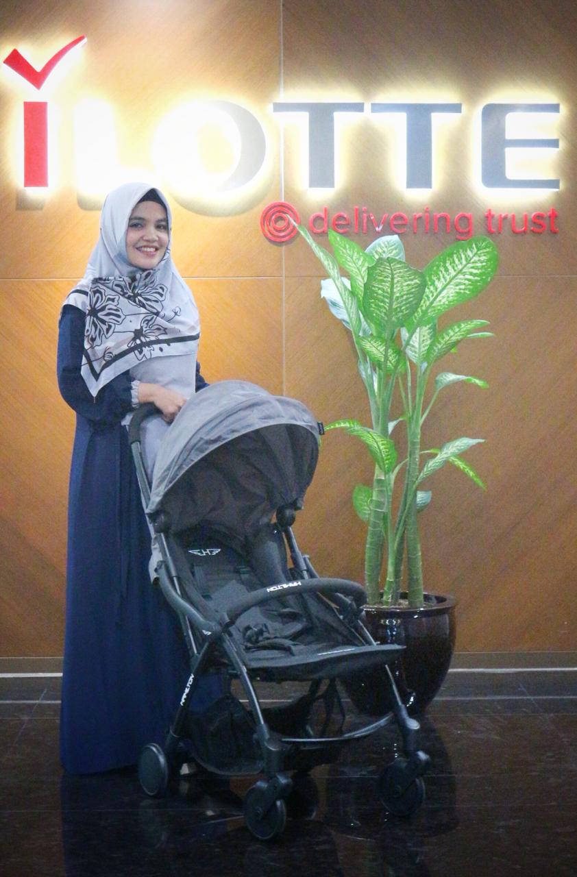 Tips Travelling Bersama Si Kecil Dengan Stroller Hamilton Ezze Elite Amallia Sarah