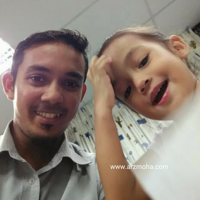 selfie, cik puteri dan abah, i love my daughter, kids, girl, parenting, smile, klinik kesihatan ibu dan anak,