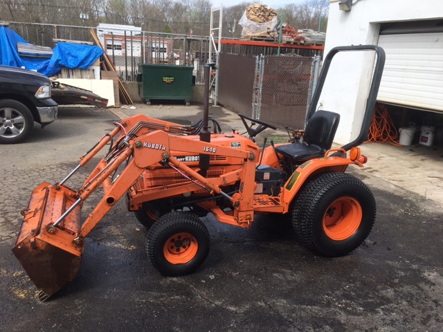 Newsearch Equipment & Salvage: Nice Kubota B7200 HST 4 wheel drive