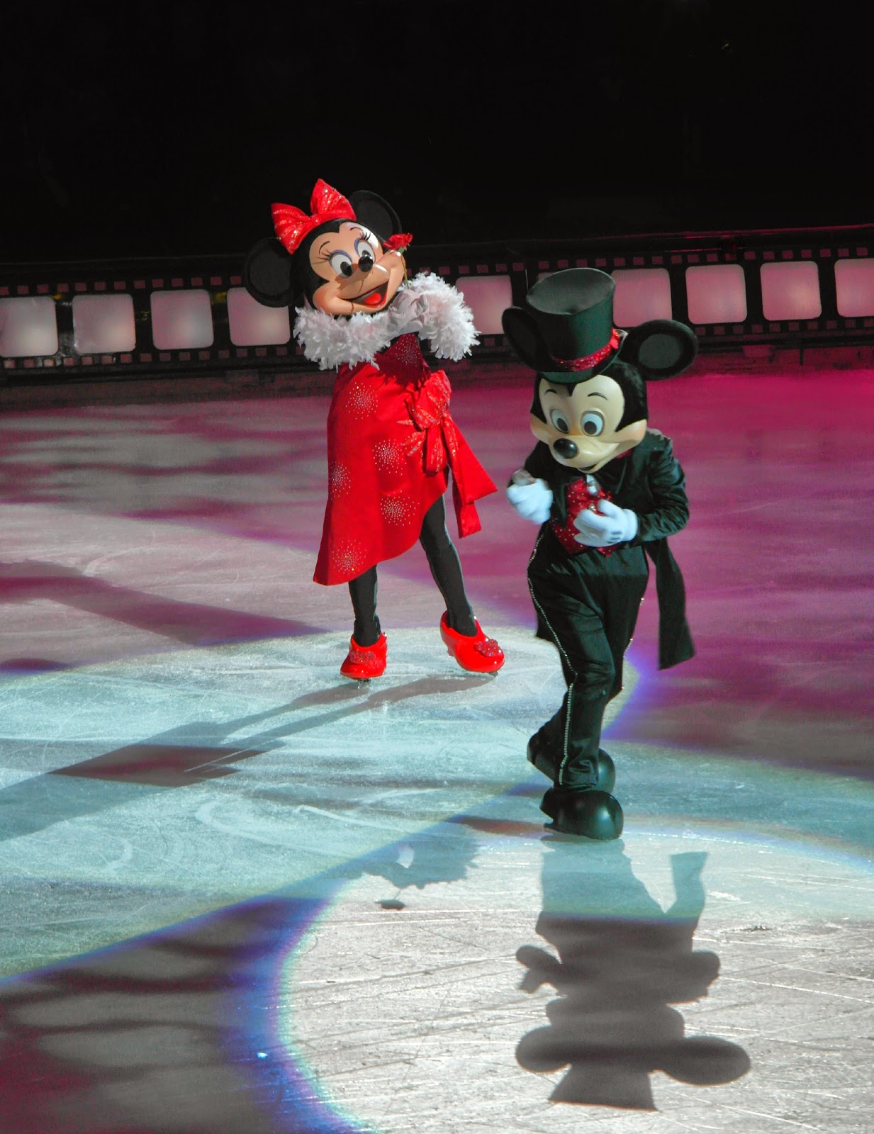 Disney on Ice Mickey and Minnie Mouse
