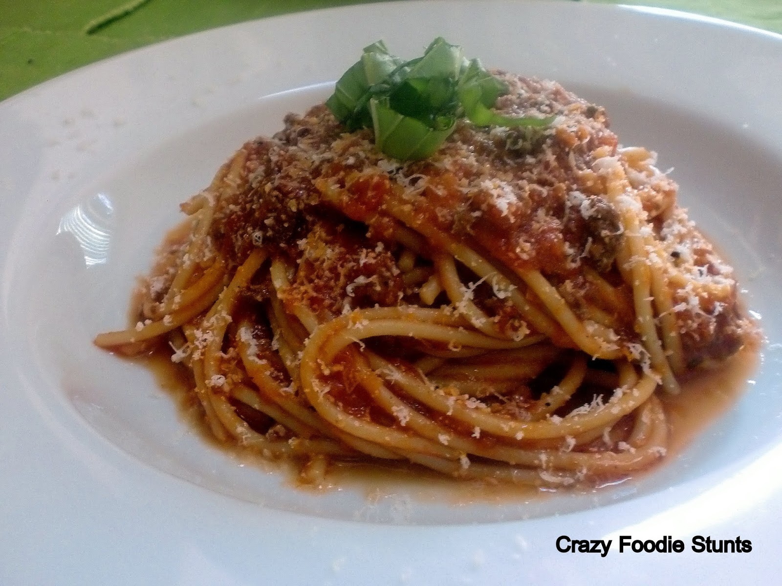 Crazy Foodie Stunts: Spaghetti alla Bolognese