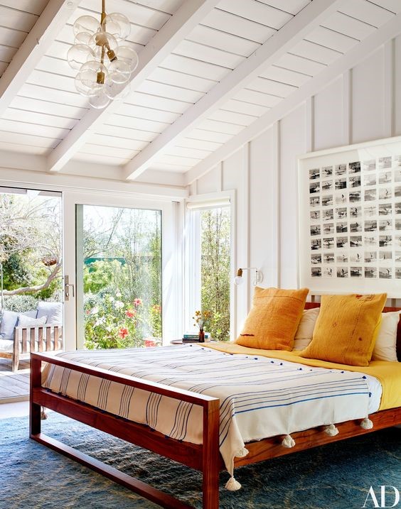 A simple guide to building a bodacious boho bed - solid colored sheets www.BoHoHome.com @bohosusan