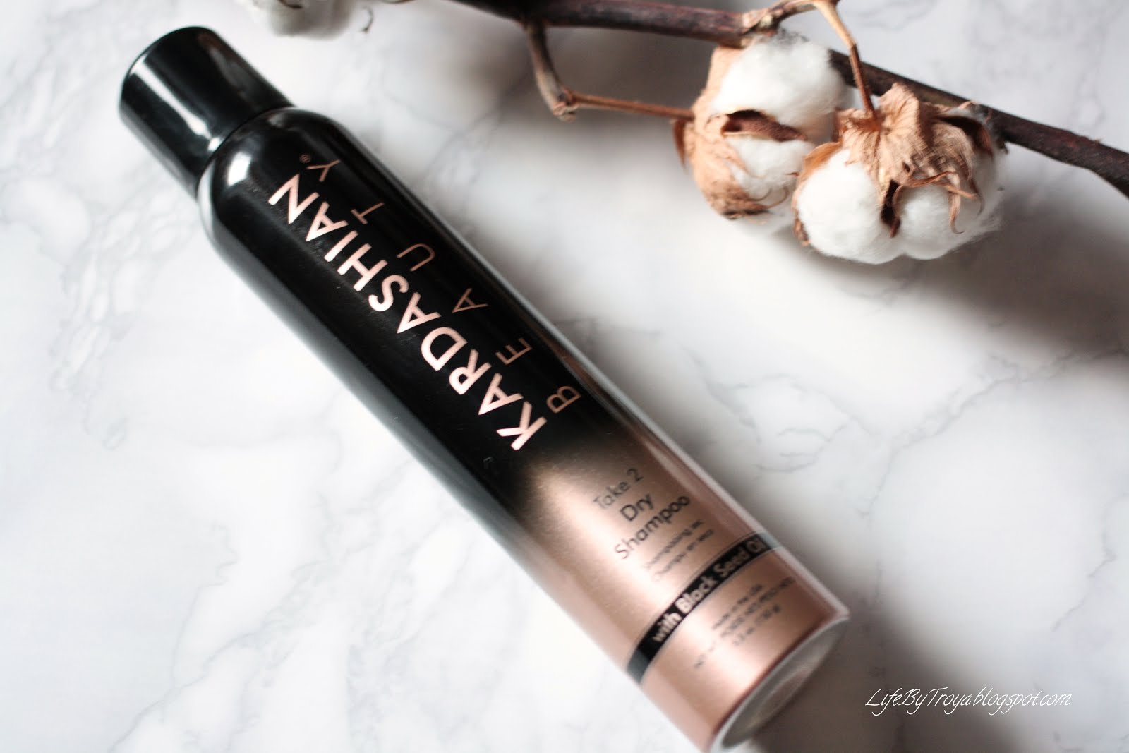 Review Kardashian Beauty Black Seed Oil Rejuvenating Shampoo