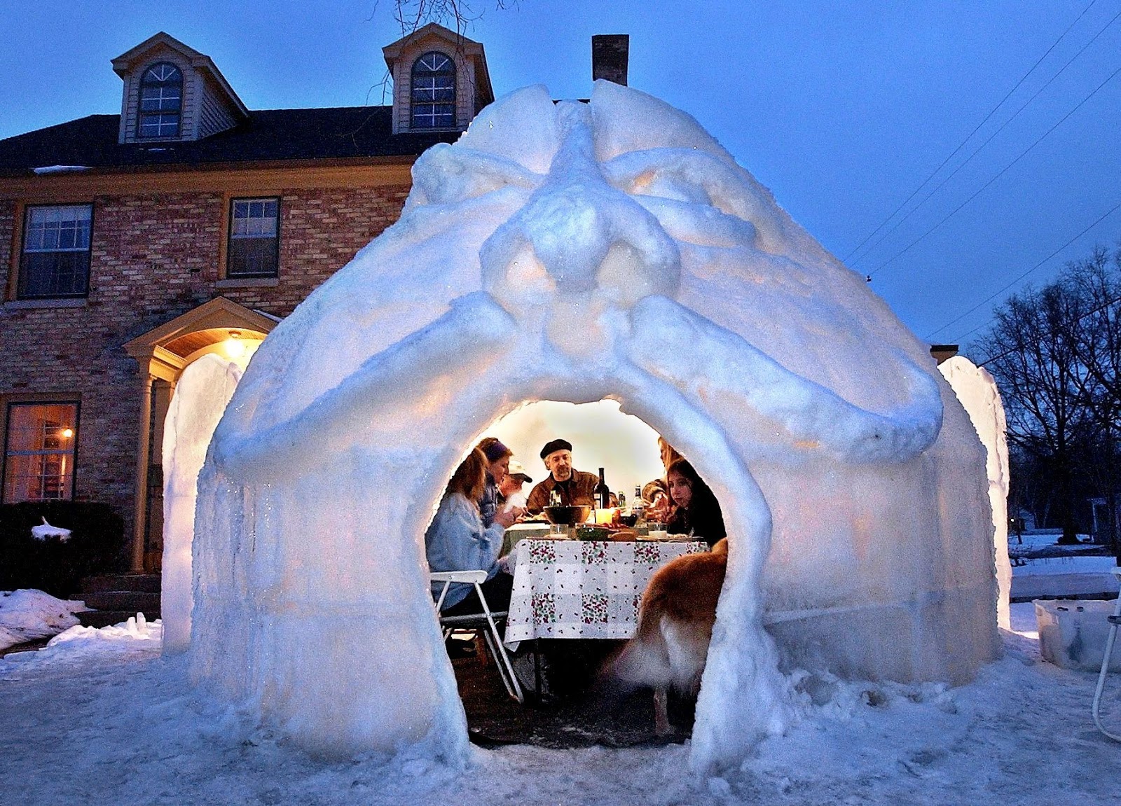 как построить дом из снега зимой