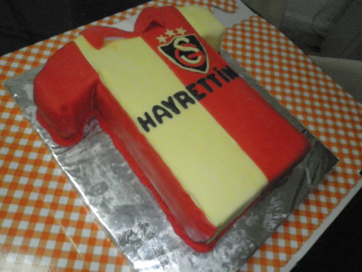 Vintage Butik Pasta ve Kurabiye Galatasaray Formalı Pasta