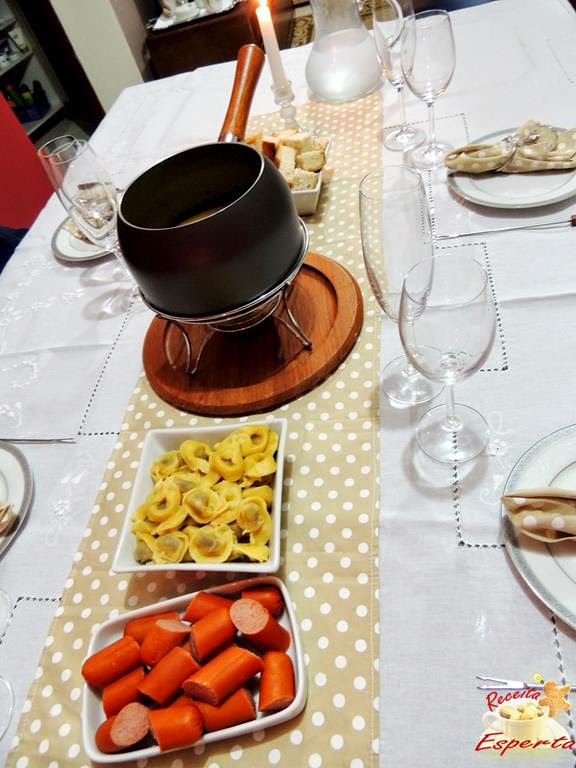 FONDUE DE QUEIJO E DE CHOCOLATE Priscila Schulz RECEITA ESPERTA