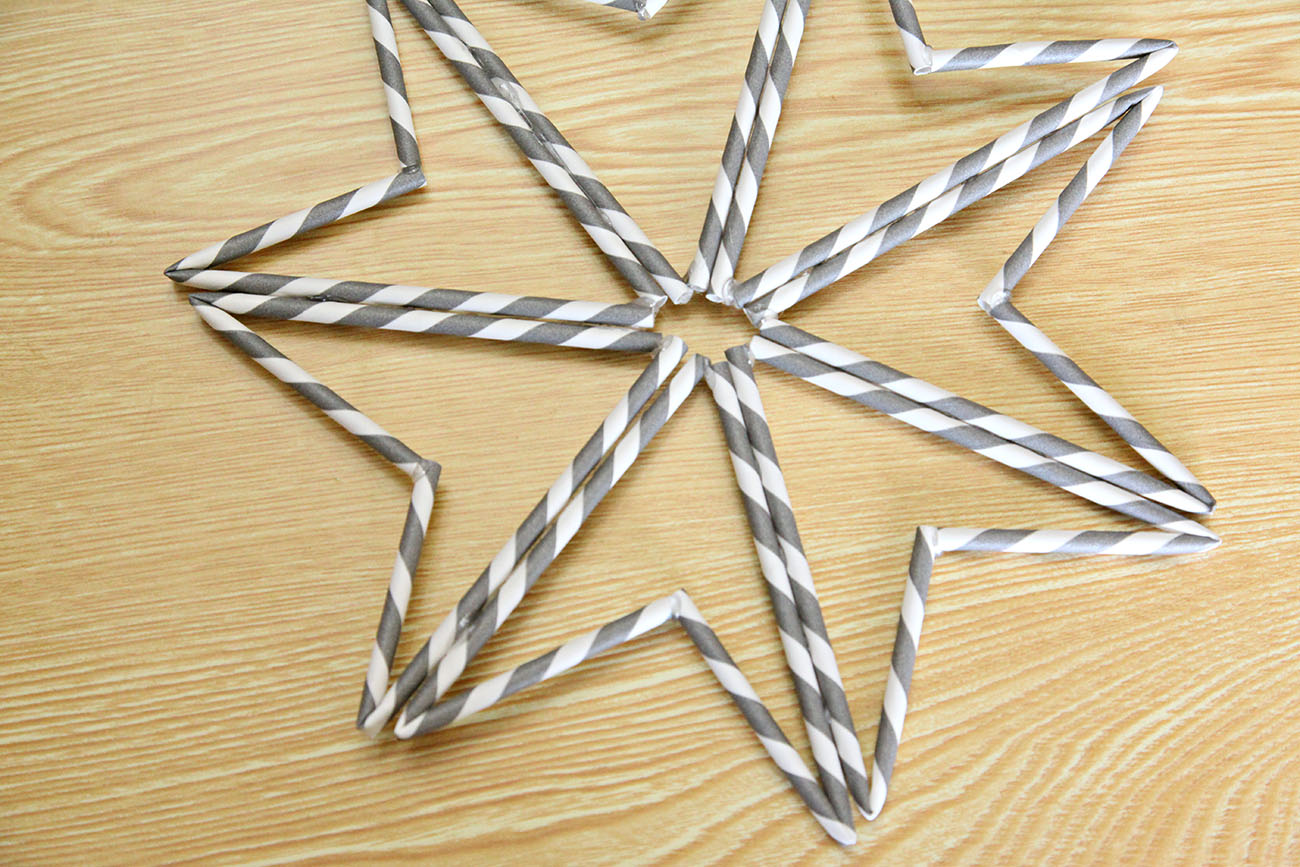 Unify Handmade: How to Make Paper Straw Snowflake Ornaments