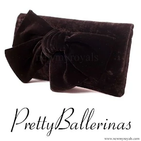 Kate Middleton carried her Pretty Ballerinas Mascaro black velvet clutch