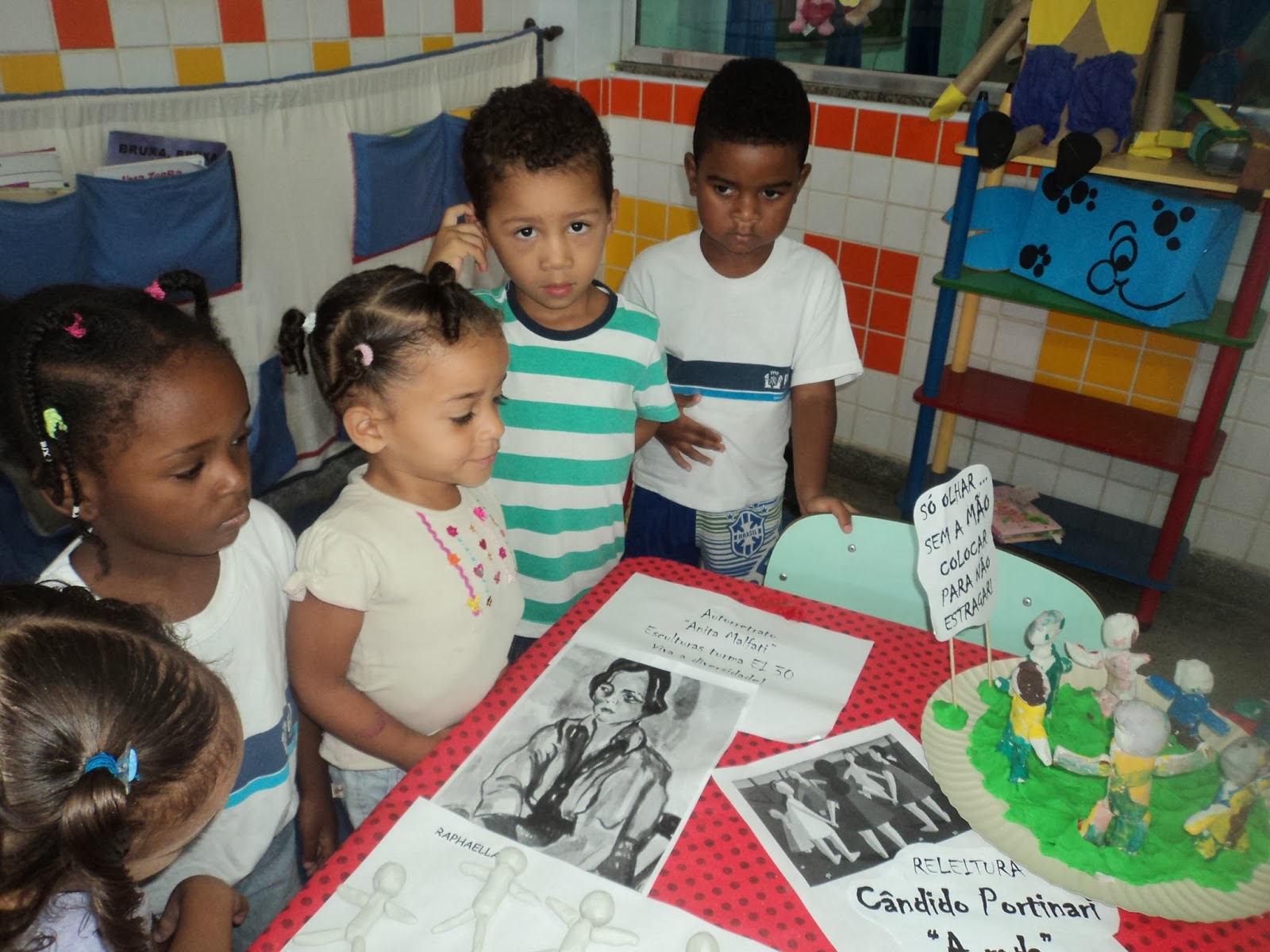 C.M. PROFª FLORA SANTINA FERRARI BRAZ: II Mostra de Arte na Creche