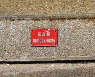 Fontaine place Aristide Briant à Thonon, détail Fontaine place Aristide Briant à Thonon, détail