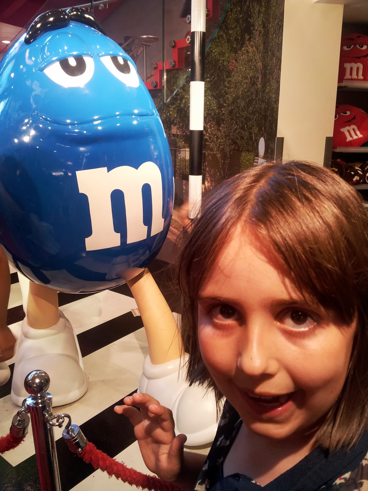 Oh Yummy Chocolate: M & M World Store, London Oh Yummy Chocolate: M & M World Store, London