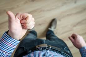 أنا رجل وشيك في إختيار ملابسي