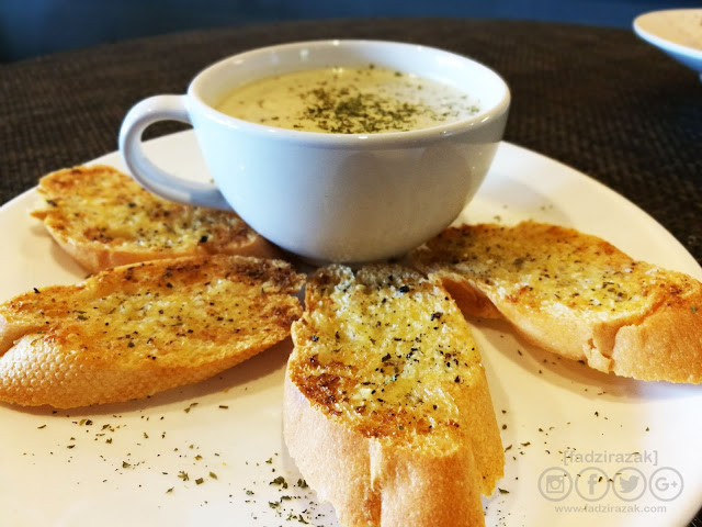 Homemade Creamy Mushroom Soup with Toasted Bread