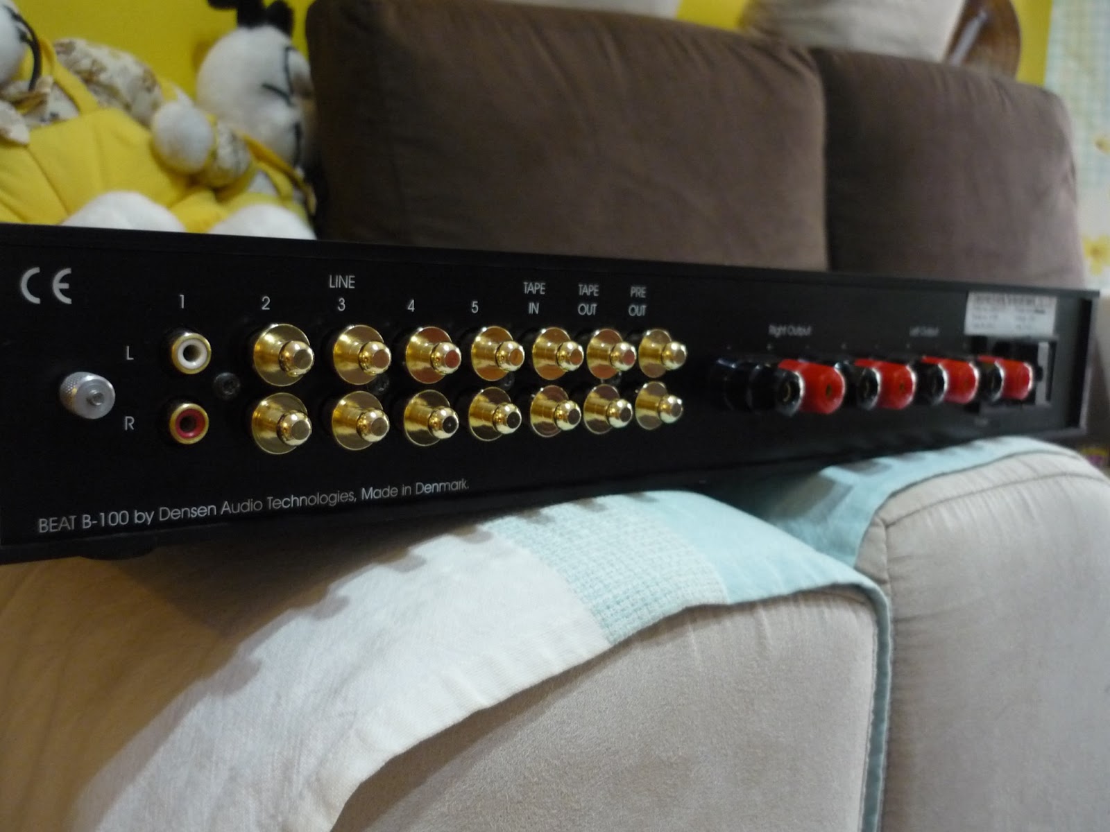 GOLD 20 RCA SHIELDED SHORTING CAPS PLUGS RF/EMI NOISE CANCELING DUST