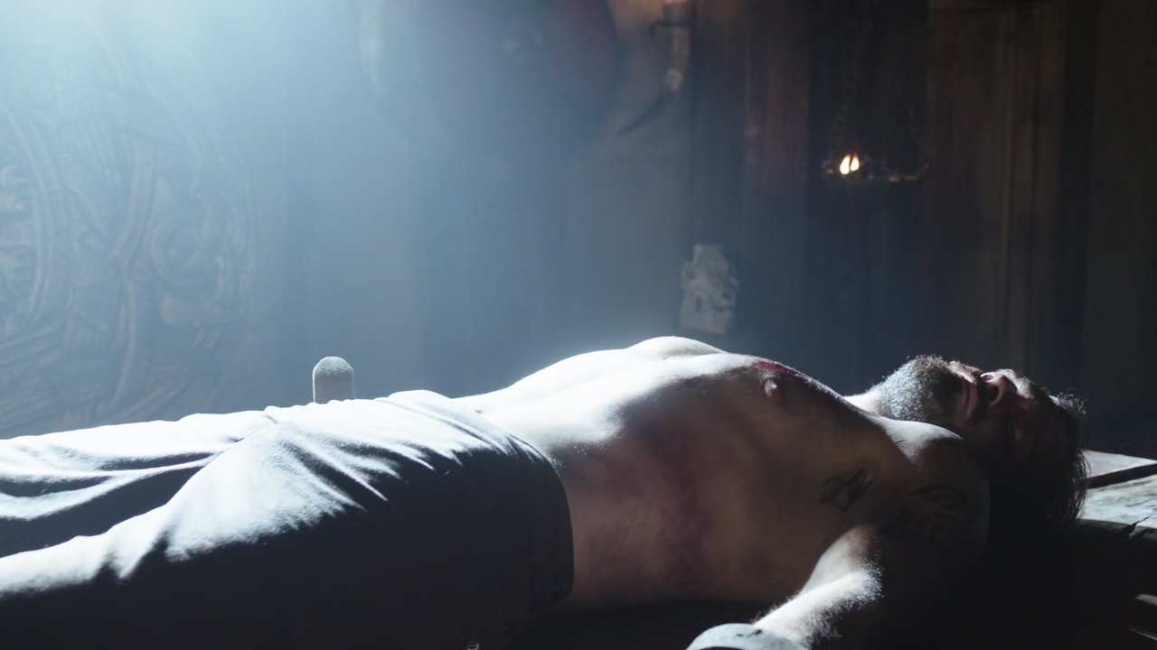 Clive Standen and Gustaf Skarsgård shirtless in Vikings 1-05 "Raid&quo...