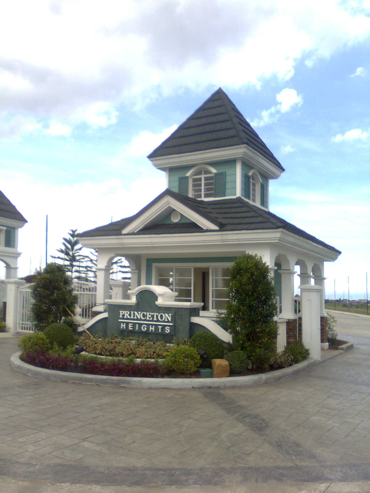 Comfortable and Affordable House and Lot PRINCETON HEIGHTS NewEnglandinspired residential