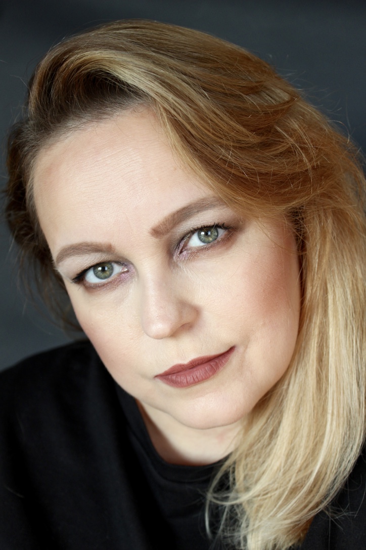 Kat von D Alchemist. Paleta cieni holograficznych. SubiektywnaBlog