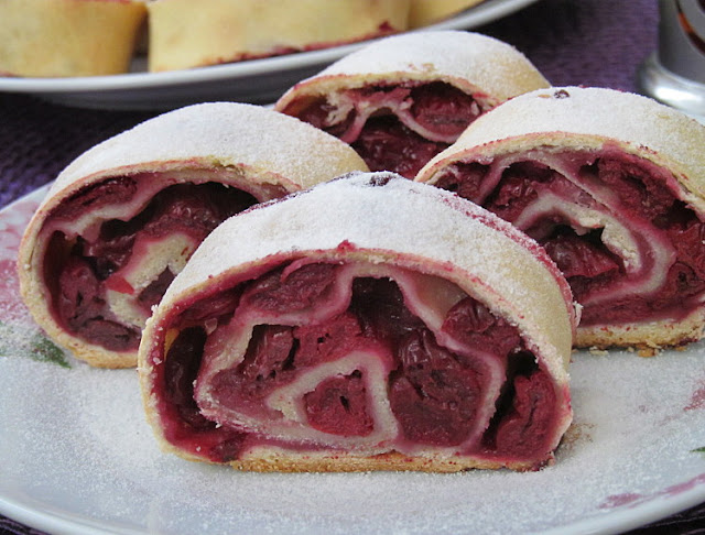 Вишнёвый штрудель