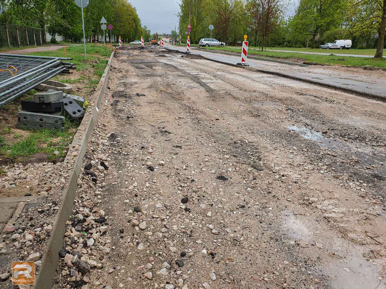 Pērnavas ielā noņem asfalta kārtu Asfalta kārta noņemšana 3