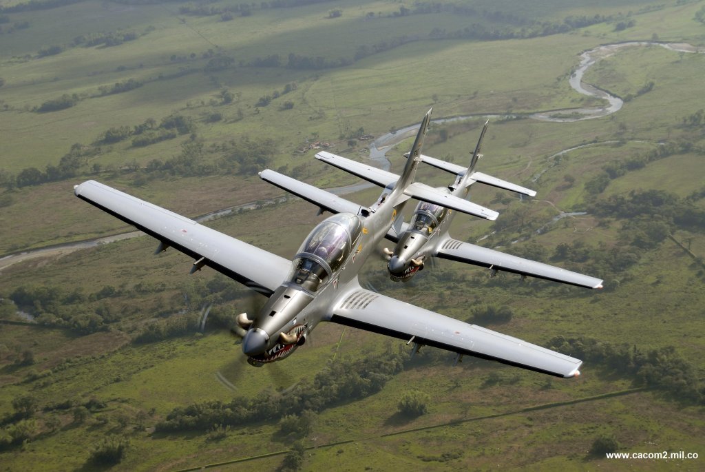 Aviones Super Tucano de la Fuerza Aérea Colombiana bombardearon un campamento del grupo terrorista ELN