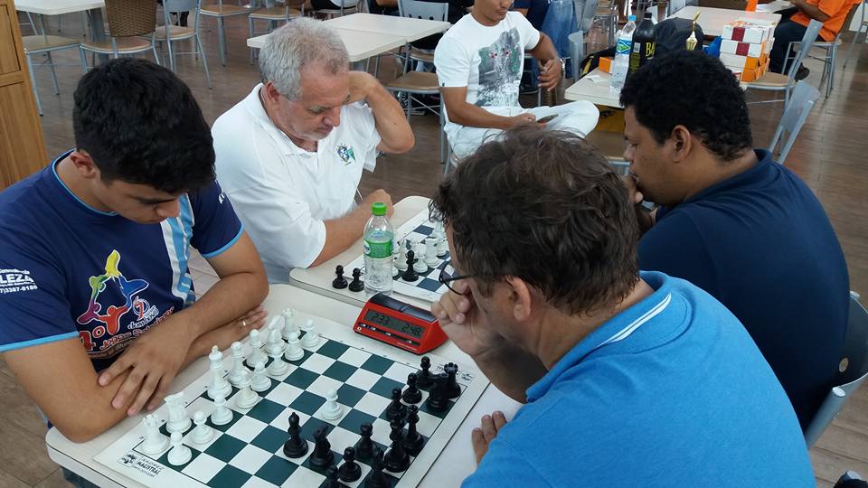 Mestres do xadrez perdem até 6 mil calorias por dia em torneios