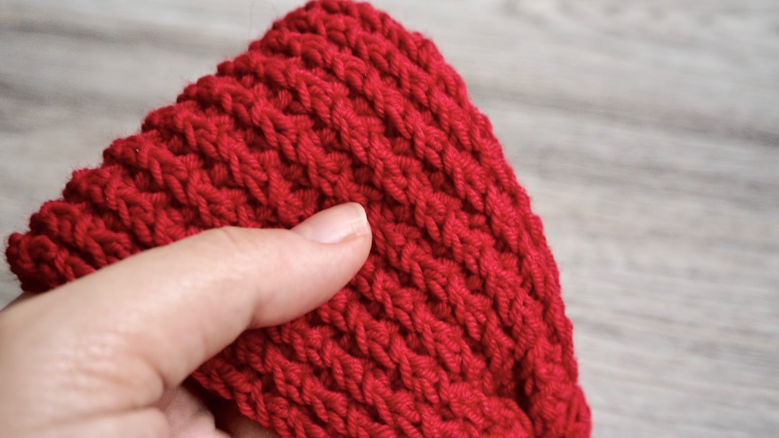 Free knitting pattern for a headband with two strands of wool