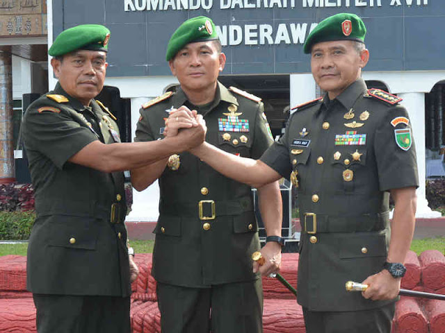 George Elnadus Supit Pimpin Sertijab Dandrem 174 ATW George Elnadus Supit Pimpin Sertijab Dandrem 174 ATW