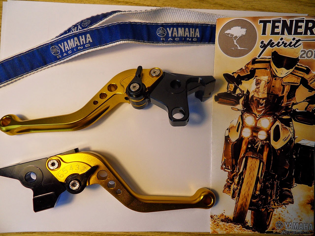 SuperTenere: Cambio manetas embrague y freno. Replace Brake Clutch Levers.