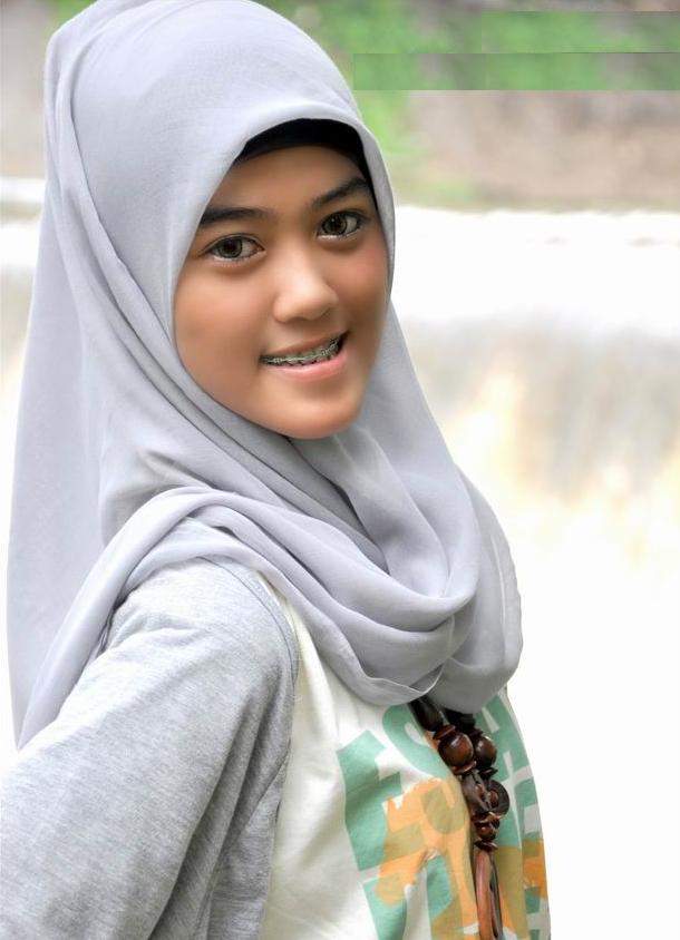 Анаком это. Hijab indonesia. Janda what meams iran. Cantik nangis. Semox_x.