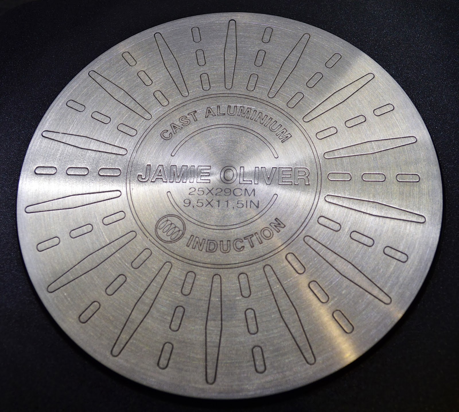 Photograph SLR Jamie Oliver Cast Aluminium Range Grill Pan by Tefal