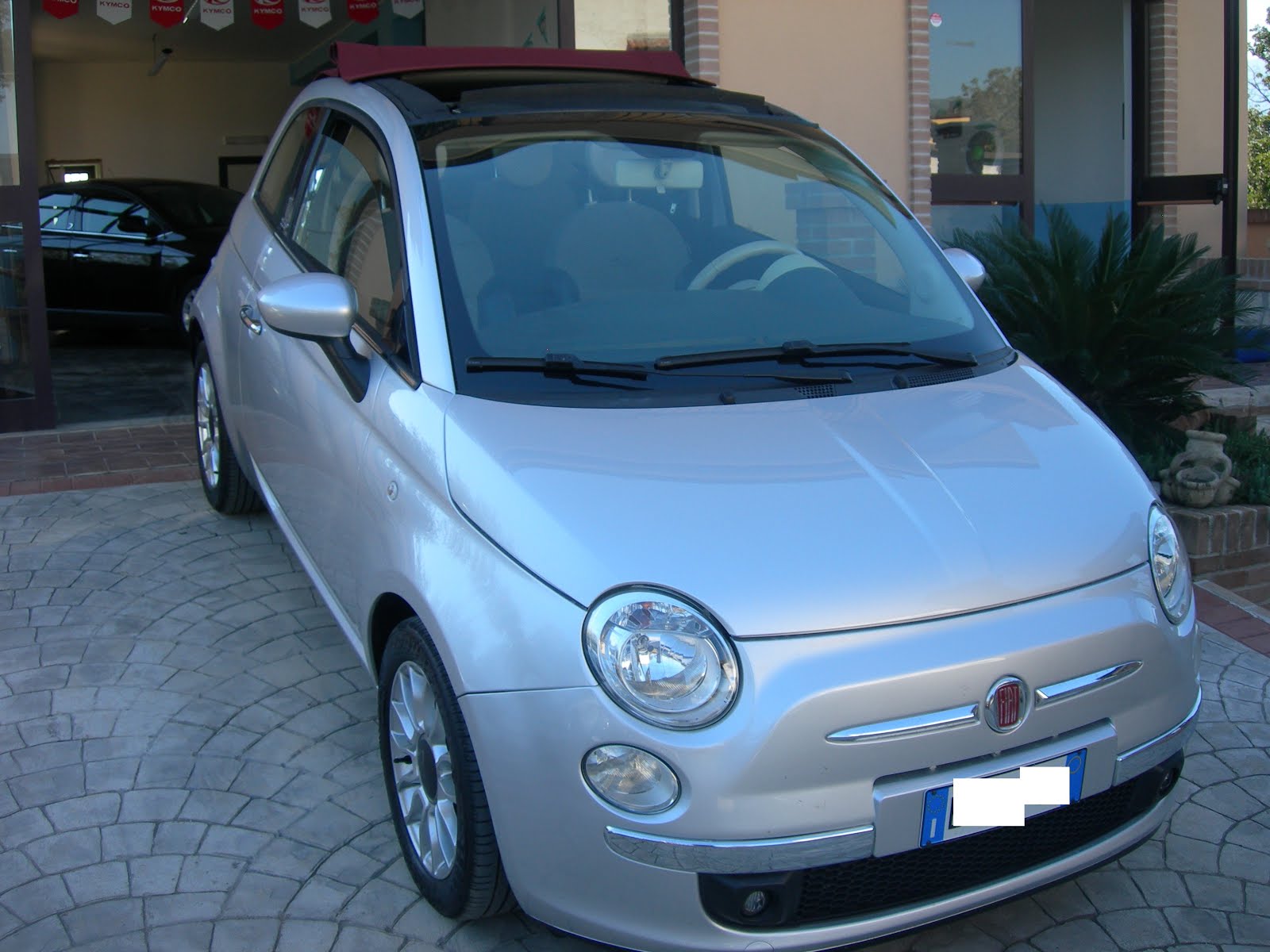 Fiat 500C cabrio 1.3 multijet 95 CV anno 2010 Lounge Prezzo 8.900,00 euro