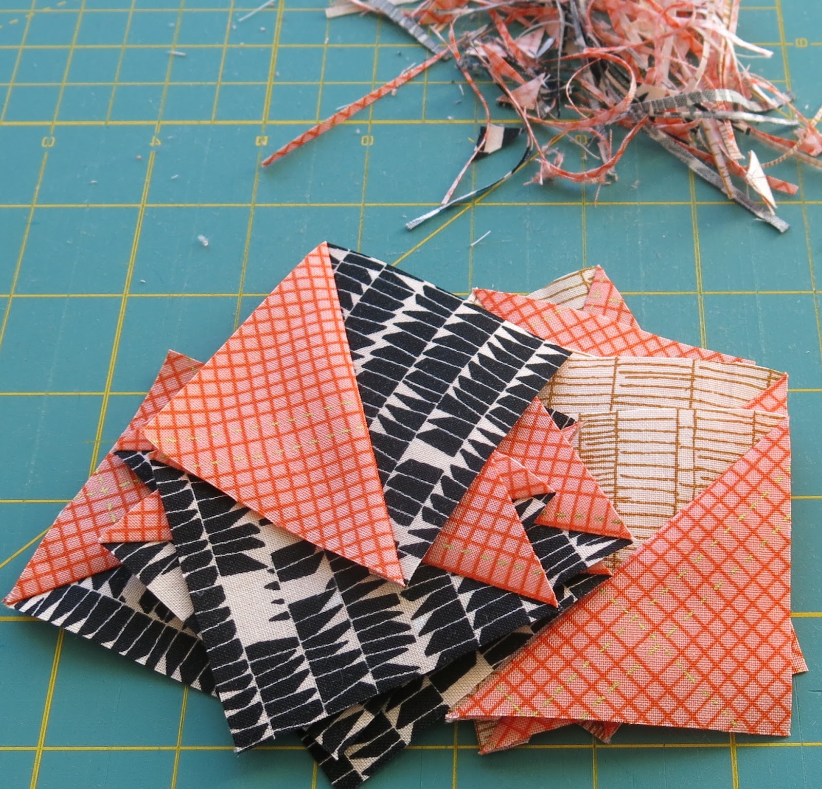 Luna Lovequilts HST QuiltAlong Turnstile and Introspection