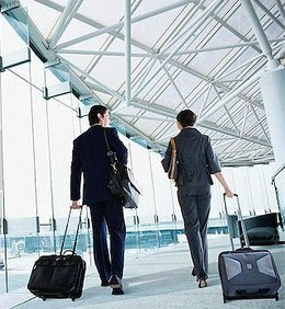 Tips Menunggu Pesawat di Bandara - Jalan2 berkeliling Tips Menunggu Pesawat di Bandara - Jalan2 berkeliling