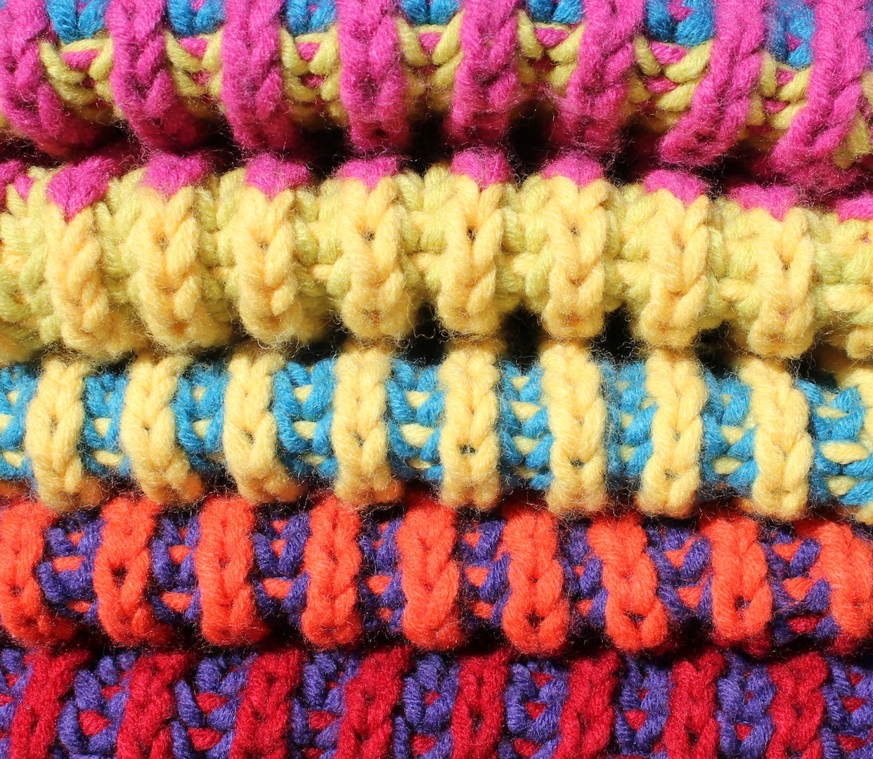 Hilde haakt Veelkleurige sjaal in patentsteek breien