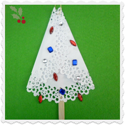 Easy & fun kids craft for Christmas ! Tree Ornaments made of Paper Doilies