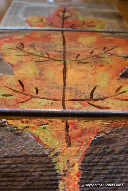 fall leaf reclaimed wood art http://bec4-beyondthepicketfence.blogspot.com/2013/10/how-to-make-fall-leaf-triptych.html
