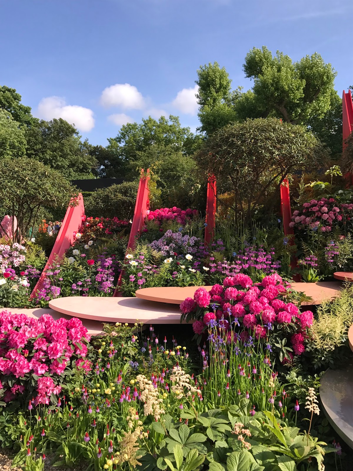 London The Chelsea Flower Show Roses and Rolltops