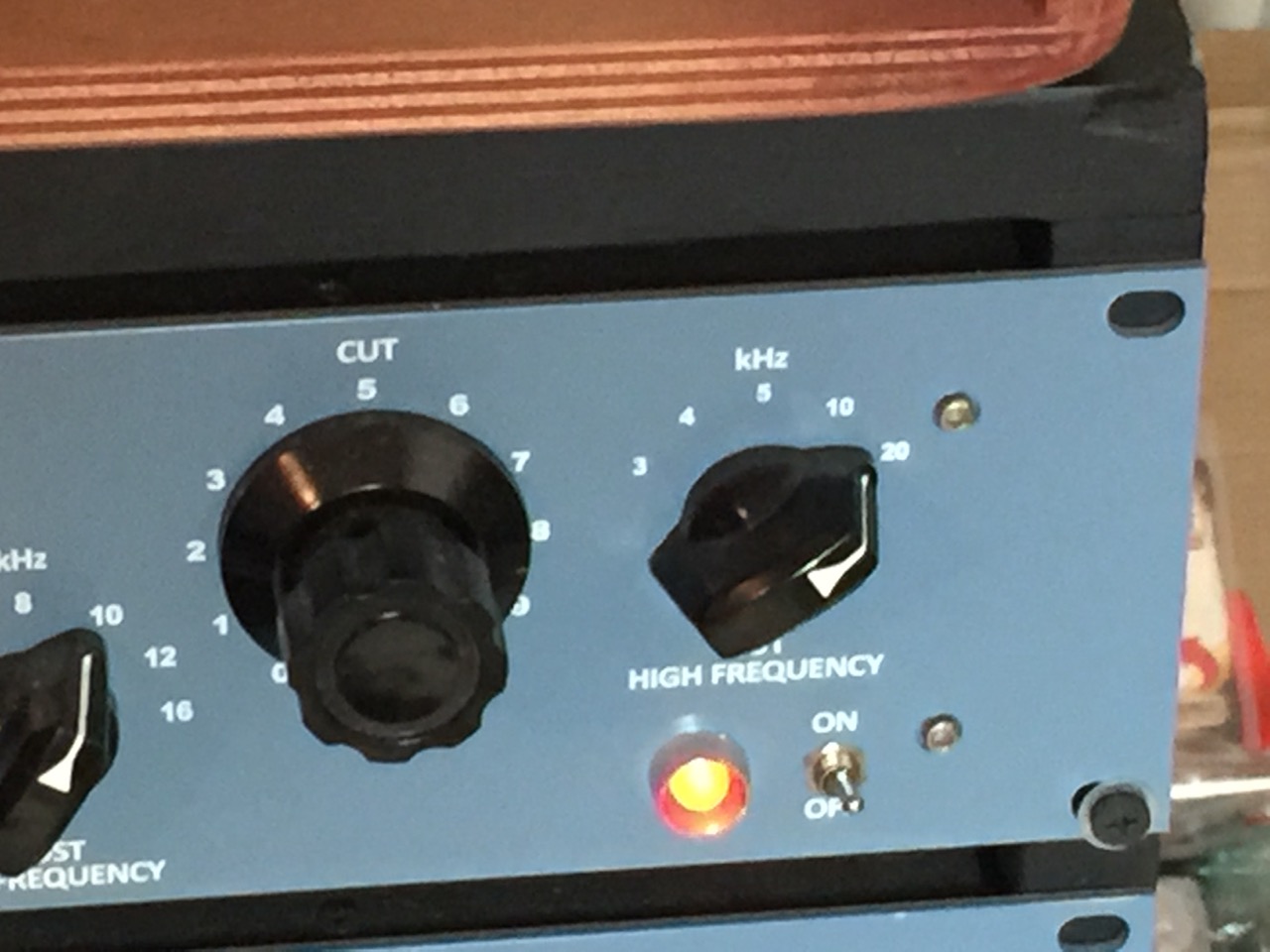 High on Technology: REVIEW WARM AUDIO EQP-WA vs KLARK TEKNIK EQP-KT