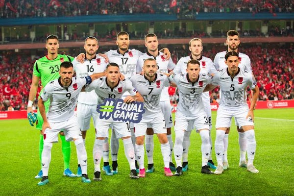 Málaga, Keidi es titular con Albania y Munir suplente con Marruecos