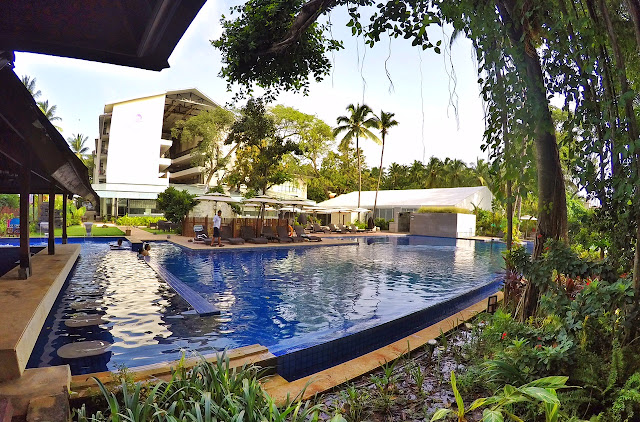 Grand Mercure Goa Shrem Resort hotel pool review 