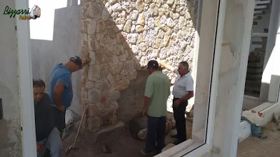 Dia 16 de setembro de 2016, Bizzarri visitando e orientando na construção da obra onde estamos executando o lago de carpas com a cascata de pedra com pedra do rio, parede de pedra moledo em jardim de inverno na residência em condomínio em Atibaia-SP.